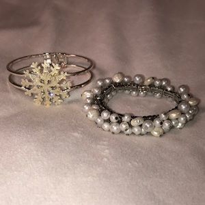 2 Bracelets, Snowflake Hinge Bracelet and Faux Pearl Elastic Bracelet